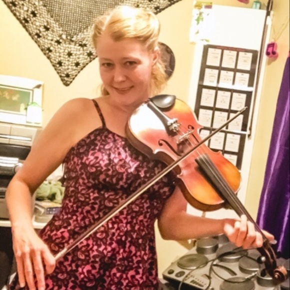 Meet your Posher, Karen - Picture 7 of 10